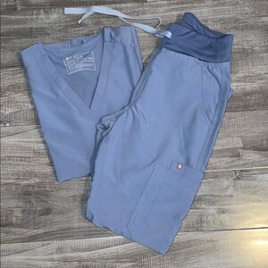 Figs vapor blue space dye scrub set